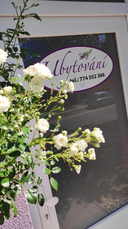 Apartman Cafe U Kordulky Ratiskovice Luaran gambar